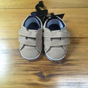 Revo Baby Crib Shoes with Easy Strap, Size 1, Light Brown
